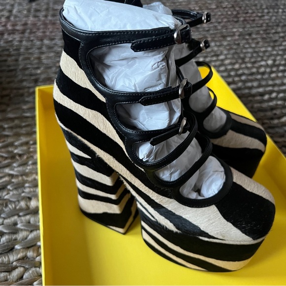 Marc Jacobs Kiki black tan zebra calf hair strappy chunky platform ankle boots - Picture 5 of 12
